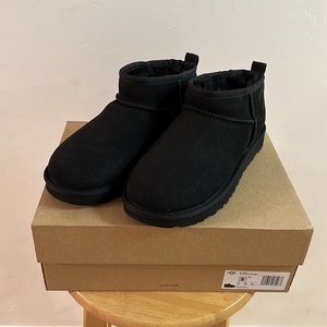 BRAND NEW UGG CLASSIC ULTRA MINI - Women’s Size 8